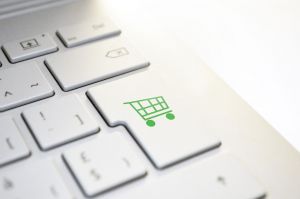 Az online vásárlás idén is teret hódít
